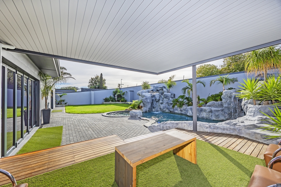 5 Bedroom Property for Sale in Elim Western Cape